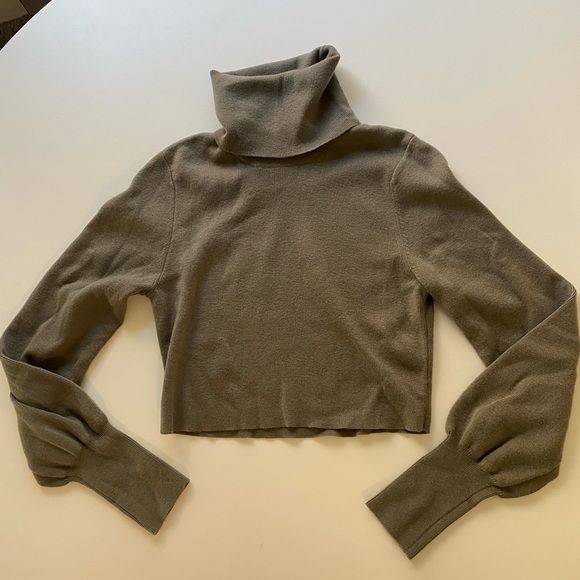 Aritzia Rebecca sweater - Picture 2 of 4